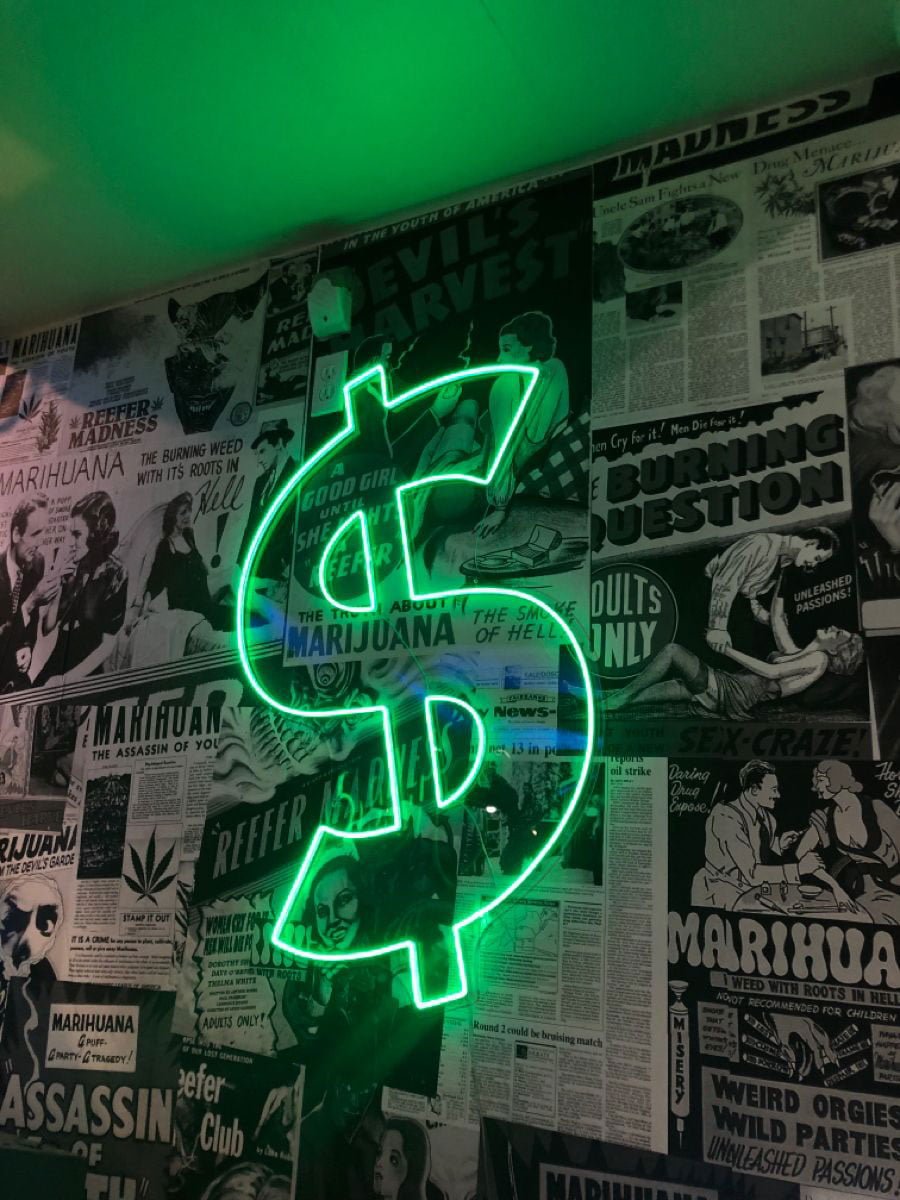 dollar-sign-neon-sign-green